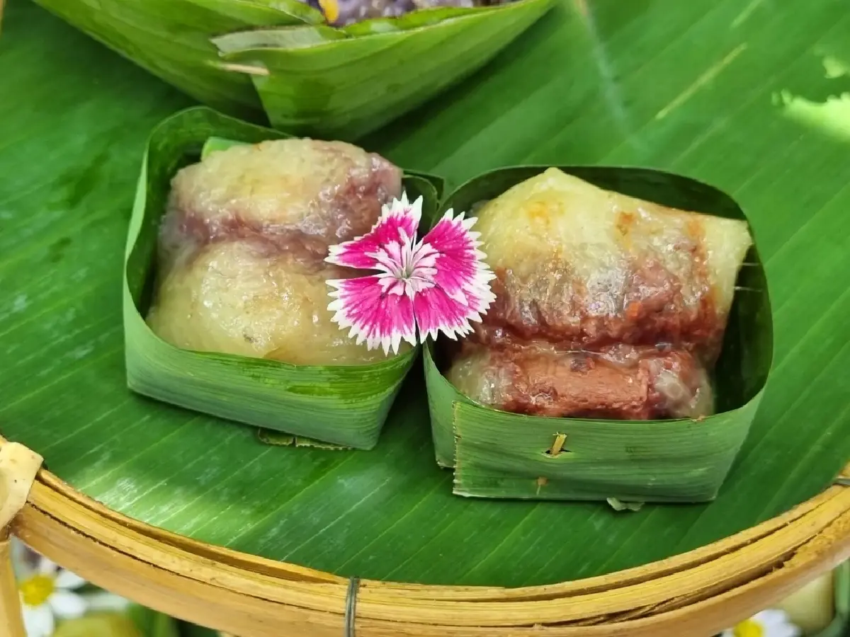 ชิมขนมไทย ‘ยายทำให้หลานขาย’ ชม ‘พระแม่ธรณีสวยที่สุด’ ที่นนทบุรี