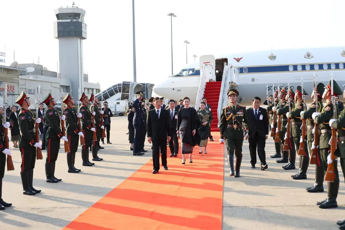 ในหลวง-พระราชินี เสด็จฯ เยือนสาธารณรัฐประชาธิปไตยประชาชนลาว อย่างเป็นทางการ