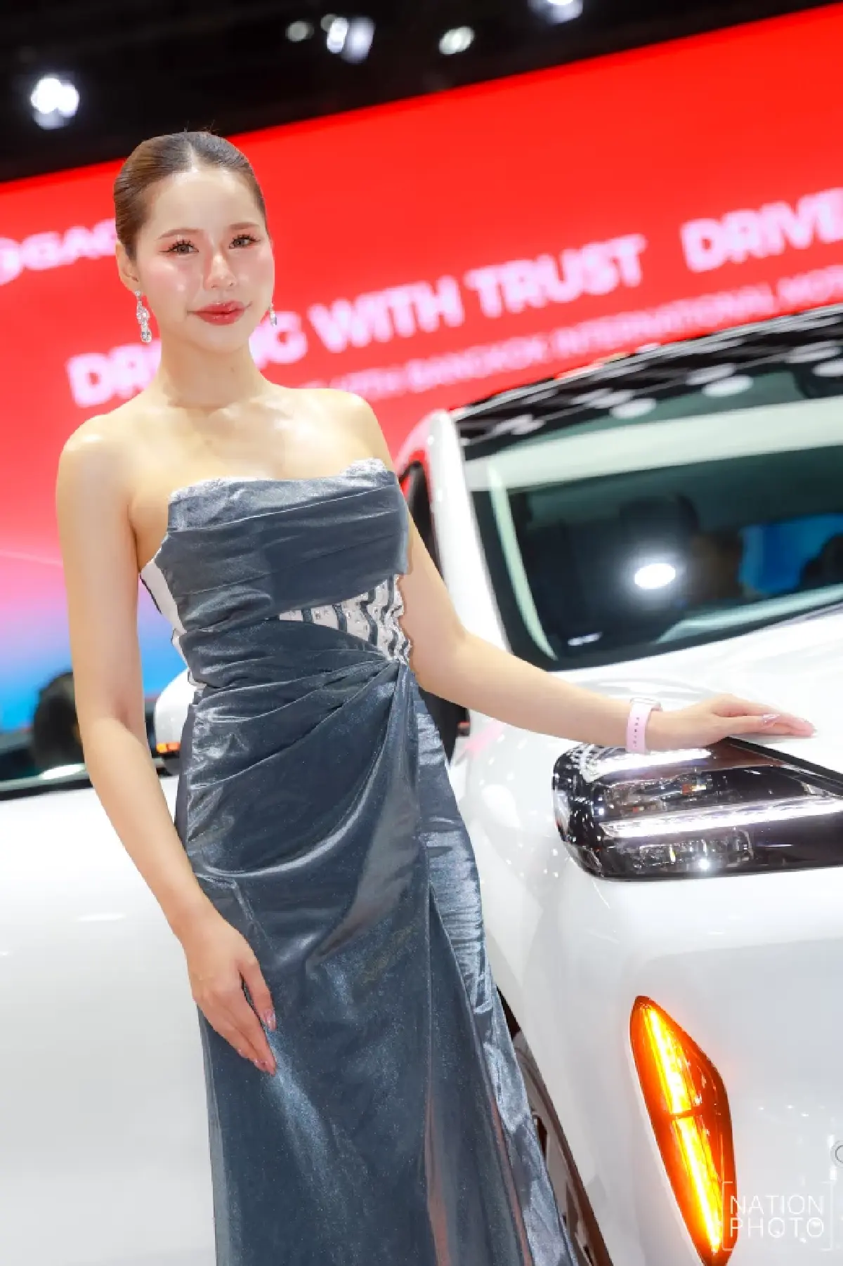 สะกดทุกสายตา ประมวลภาพสาวงามจากค่ายรถชั้นนำ ในพิธีเปิด Motor Show 2026