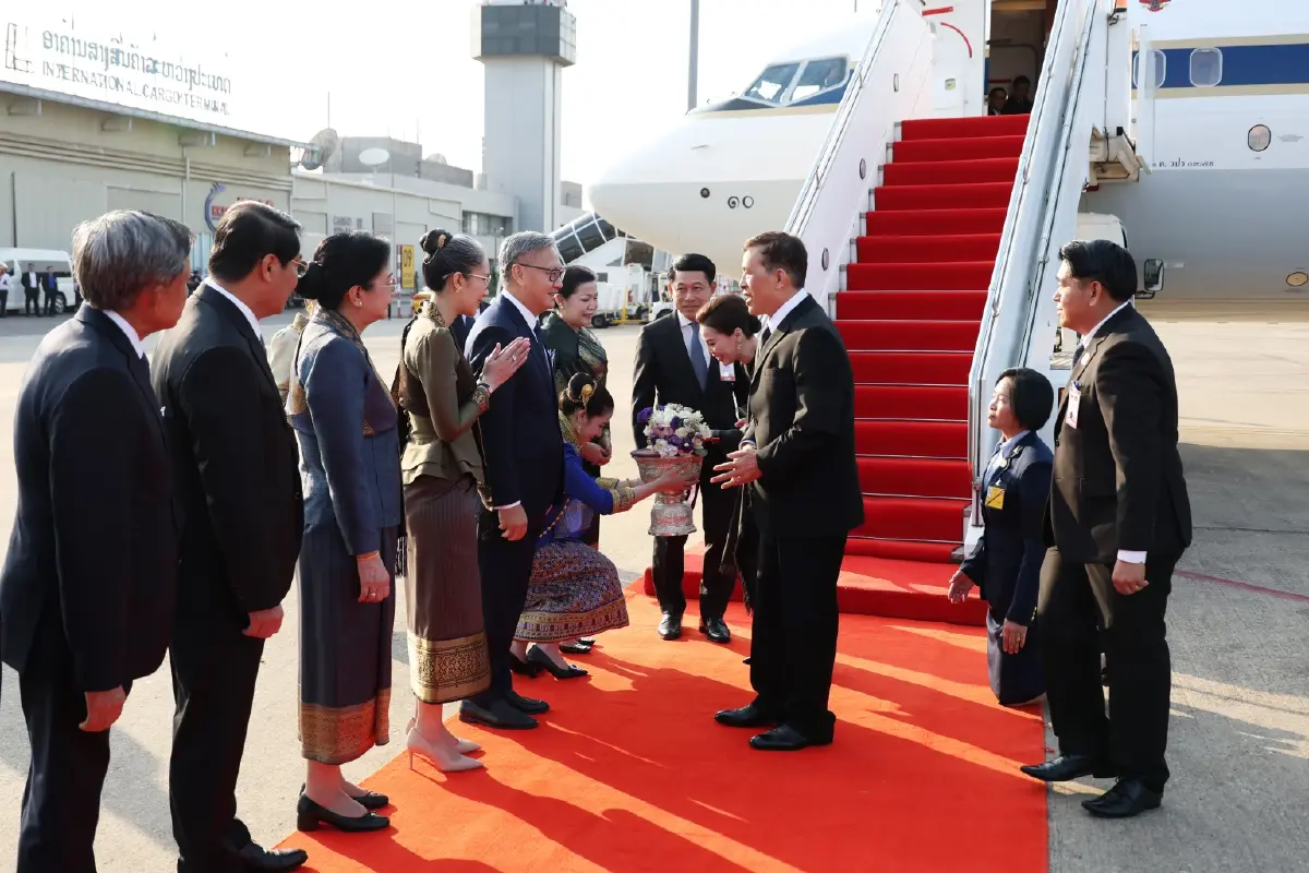 ในหลวง-พระราชินี เสด็จฯ เยือนสาธารณรัฐประชาธิปไตยประชาชนลาว อย่างเป็นทางการ