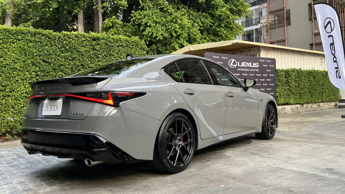 เลกซัส ปรับโฉม ช่วงล่าง พวงมาลัย ออปชั่น ‘IS’  เปิดราคา มอเตอร์โชว์