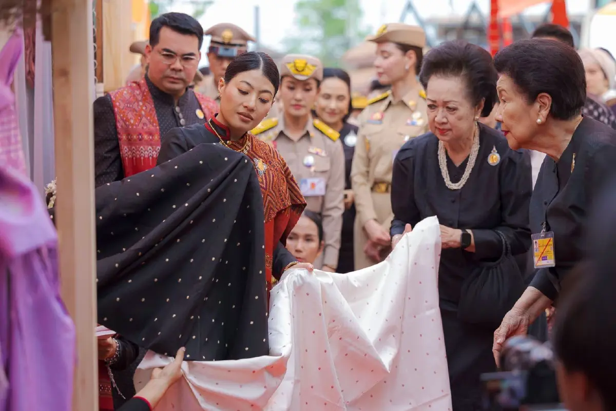 เจ้าฟ้าสิริวัณณวรีฯ สืบสานพระราชปณิธาน ดันแพรวาบ้านโพนสู่สากล