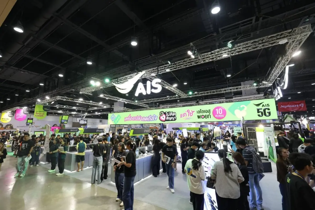 AIS เปิดตัว 'น้องจีจี้' หุ่นยนต์บริการ AI อัจฉริยะ ยกระดับประสบการณ์ธุรกิจรีเทล