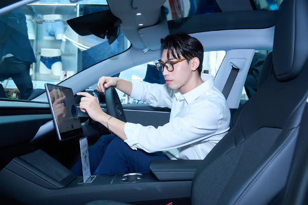 GQ พลิกโฉมสู่ Innovation Lifestyle Space ชวนสัมผัส Tesla Experience ที่เมกาบางนา