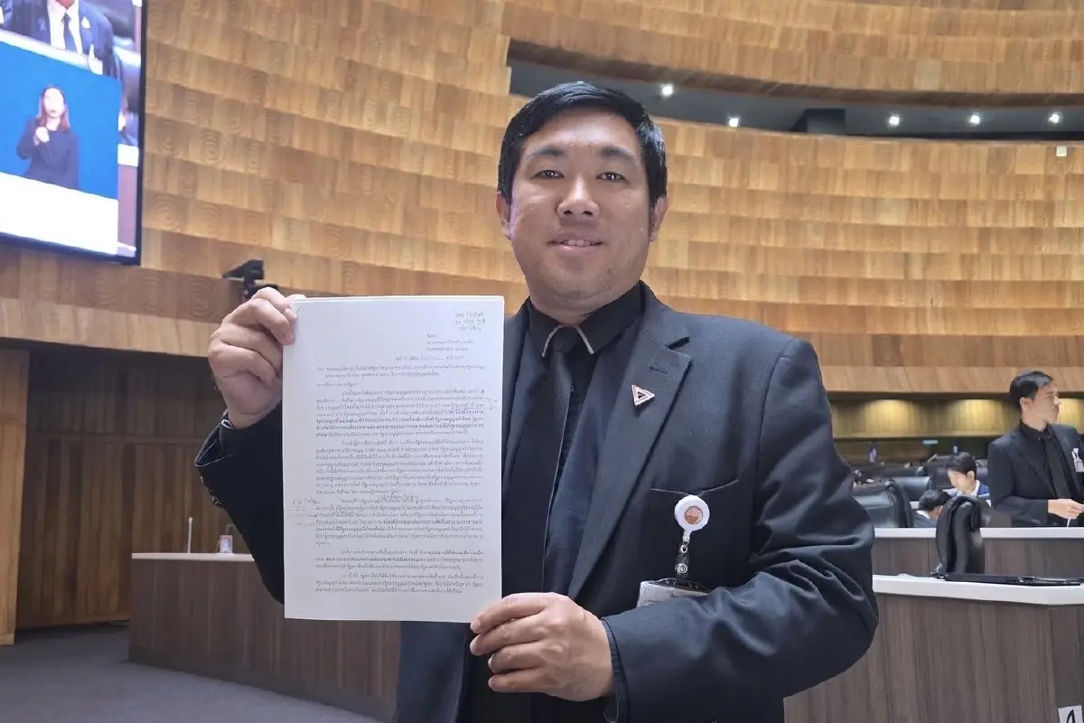 ‘ปรีติ’ เชื่อ ‘องค์การค้าฯ’ มาถูกทาง หลังเปิดซองพิมพ์แบบเรียนปี 69 ยอดจ้างรวมต่ำกว่างบฯอื้อ ฝากการบ้าน ‘รมว.ศธ.’ สางหนี้-ล้างทุจริต ตั้งสอบฟันคนผิด