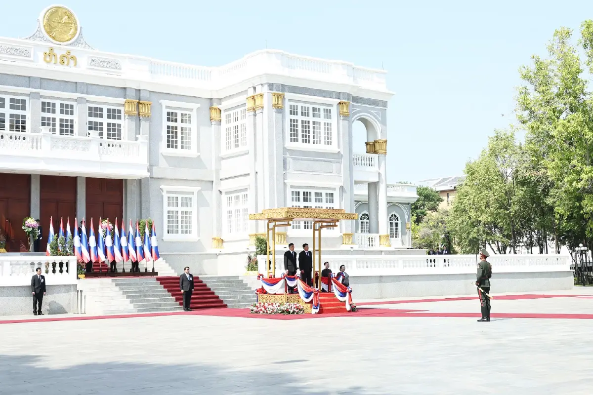 ในหลวง-พระราชินี เสด็จฯ เยือนสาธารณรัฐประชาธิปไตยประชาชนลาวอย่างเป็นทางการ เป็นวันที่สอง