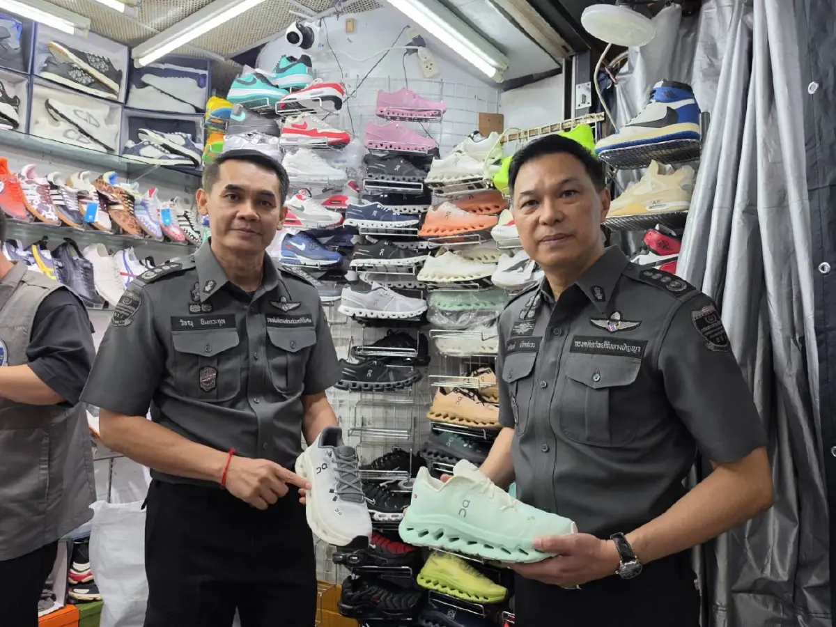 ฉาว 'ห้าง' ชื่อดัง ซุกสินค้าละเมิดลิขสิทธิ์อื้อ ยึดของกลาง 20 ล้าน