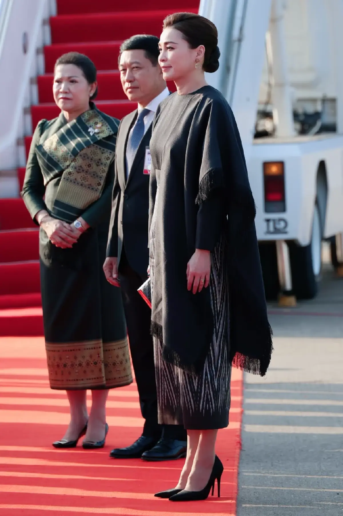 ในหลวง-พระราชินี เสด็จฯ เยือนสาธารณรัฐประชาธิปไตยประชาชนลาว อย่างเป็นทางการ