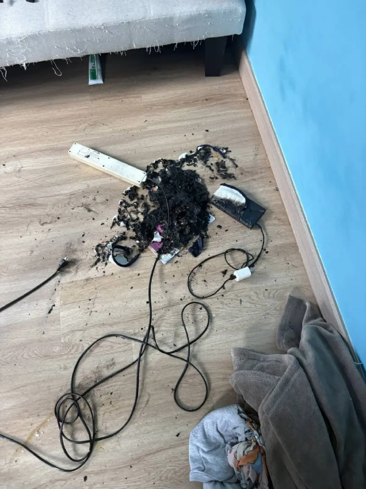 ด่วน พาวเวอร์แบงค์ระเบิด ย่านราษฎร์บูรณะ บาดเจ็บ 1 คน เร่งนำส่งรพ.