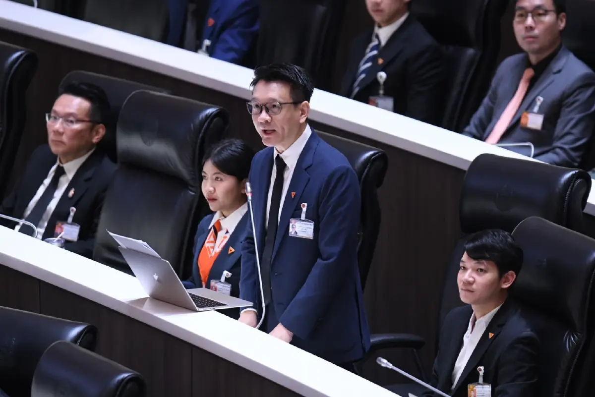 ปชน.ชงรัฐบาล 3 แนวทางแก้วิกฤติน้ำมัน อุดหนุนขั้นบันได-แจกคูปอง