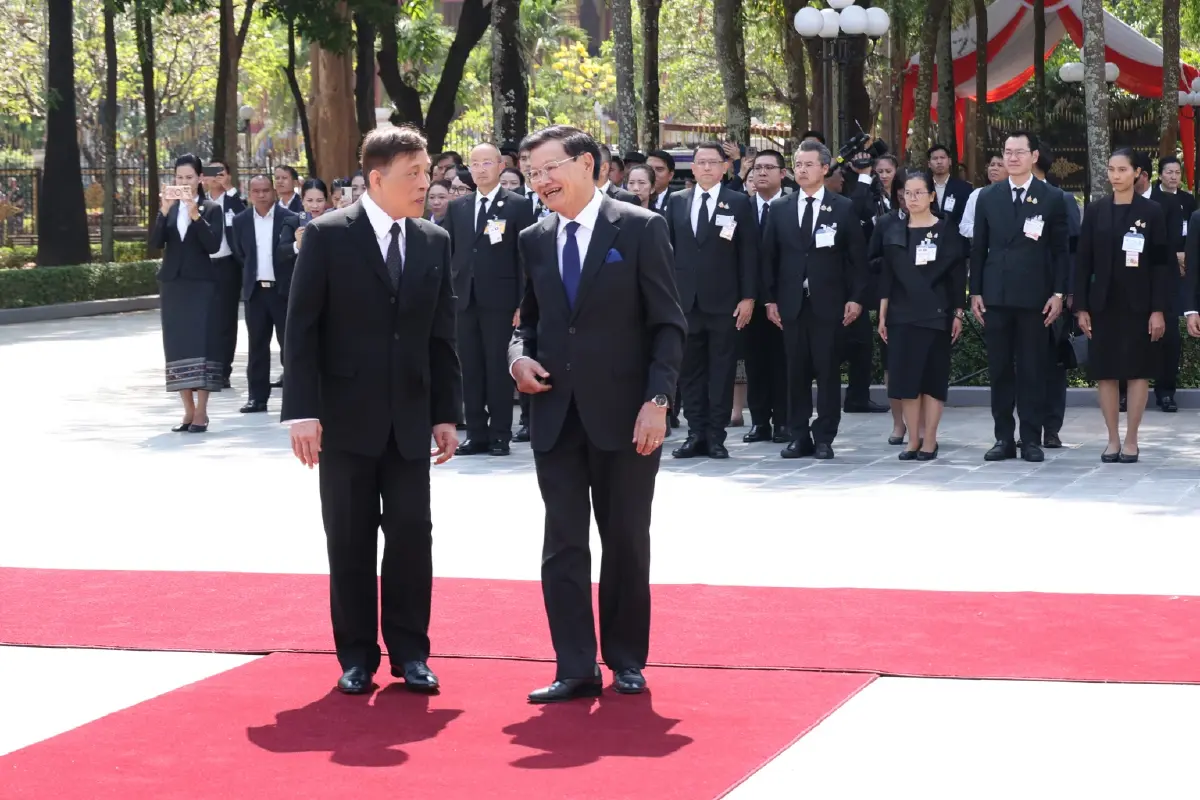 ในหลวง-พระราชินี เสด็จฯ เยือนสาธารณรัฐประชาธิปไตยประชาชนลาวอย่างเป็นทางการ เป็นวันที่สอง