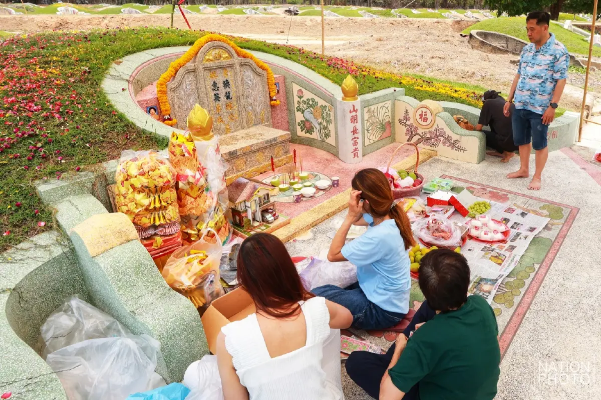 'เช็งเม้ง' เทศกาลรำลึกถึงบรรพบุรุษ ท่ามกลางราคาน้ำมันขึ้นแรง