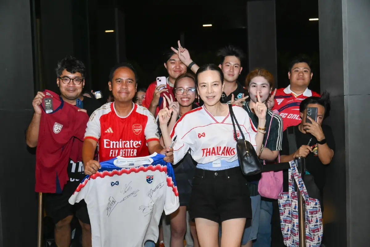 มาดามแป้ง เยี่ยมแคมป์ช้างศึก อัดฉีด 3 ล้าน หากเปิดบ้านชนะเติร์กเมนิสถาน