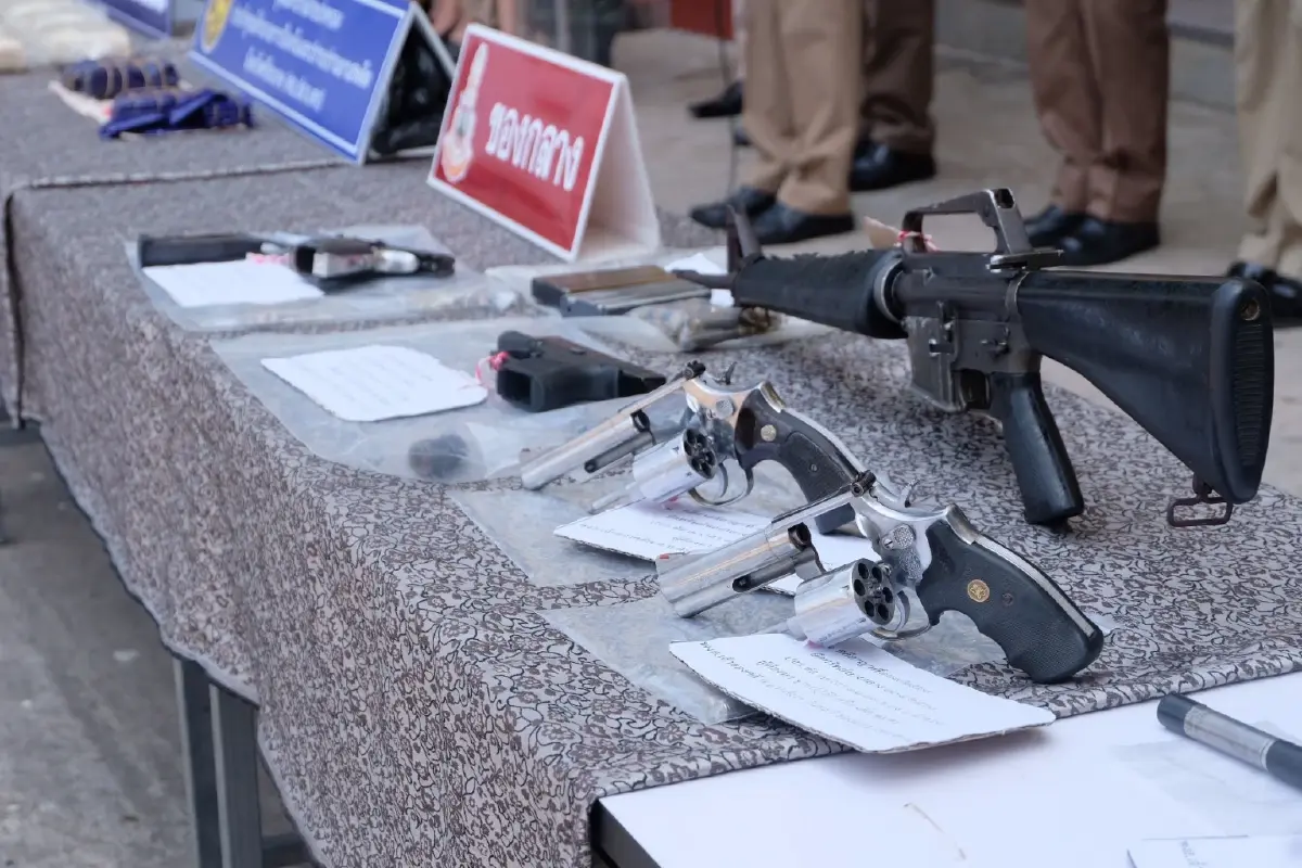 กวาดล้างยาเสพติด 6 เดือน จับกุมกว่า 1,900 ราย ยึดยาบ้าเกิน 6 แสนเม็ด