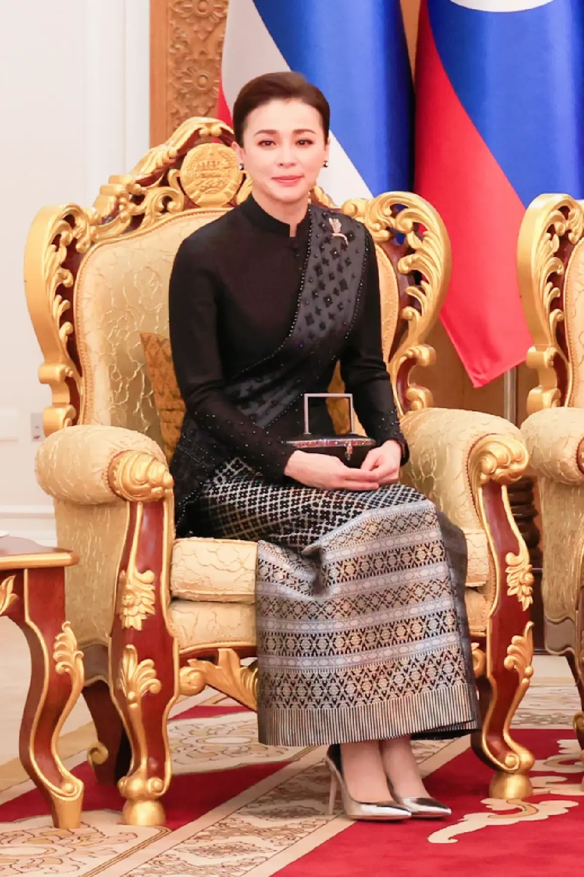 ในหลวง-พระราชินี เสด็จฯ เยือนสาธารณรัฐประชาธิปไตยประชาชนลาวอย่างเป็นทางการ เป็นวันที่สอง