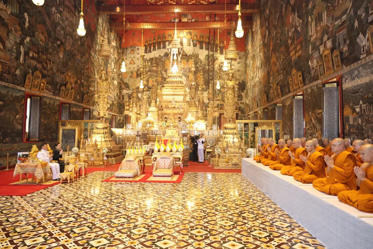 ในหลวง-พระราชินี เสด็จฯ ทรงบำเพ็ญพระราชกุศลมาฆบูชา พุทธศักราช 2569