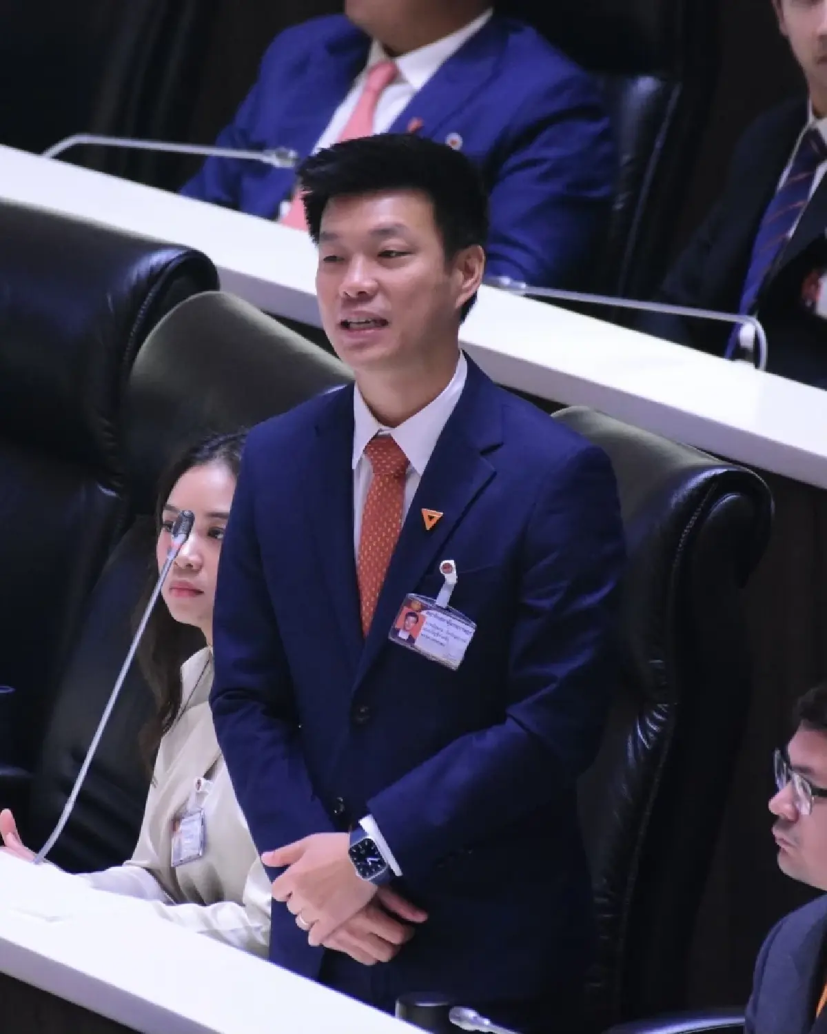 บทเรียน ‘ส้ม’ ค้ำ ‘น้ำเงิน’ ผงาด  ‘โปลิตบูโร’ ไปต่อหรือพอแค่นี้ ?