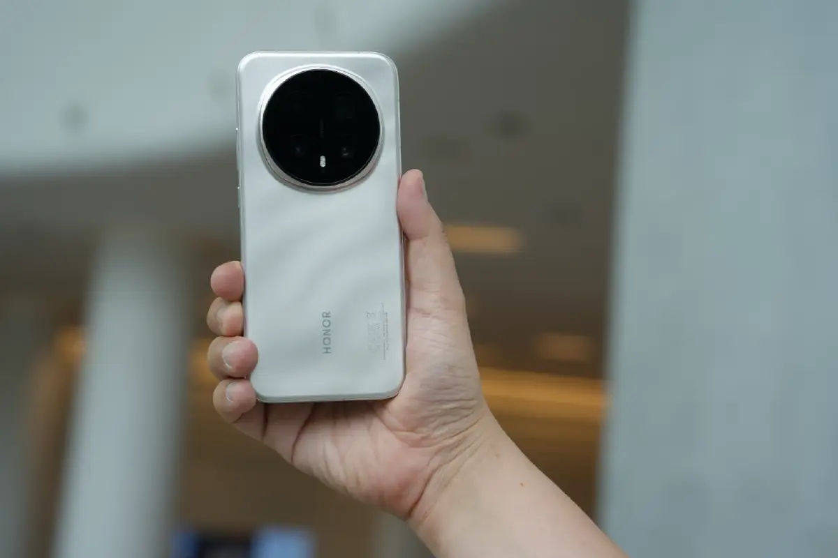 ลุยราชมังฯ ยันฟูจิ! รีวิว 'HONOR Magic8 Pro' สมาร์ตโฟน AI สายถ่ายภาพ