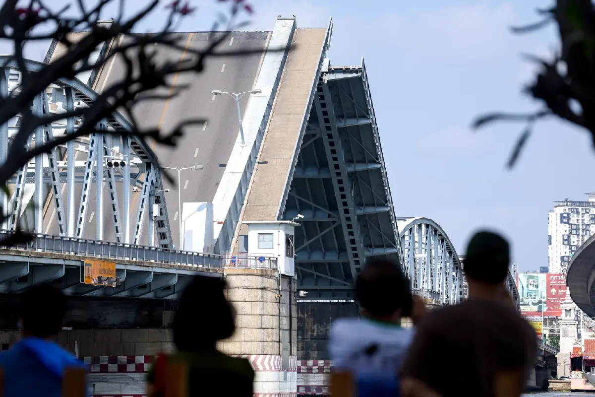 ขอเวลา 30 นาที ปิดสะพานกรุงเทพ เพื่อเปิด-ปิดสะพานให้เรือผ่าน 1 ลำ