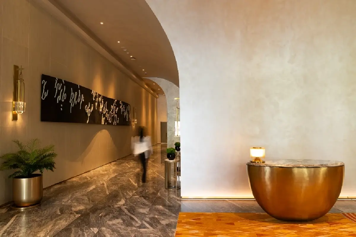 Andaz One Bangkok : ดีไซน์ ศิลปะ เสน่ห์ 'ถนนวิทยุ' ในรูปแบบโรงแรม
