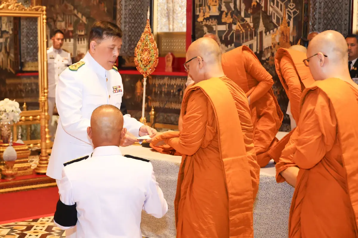 ในหลวง-พระราชินี เสด็จฯ ทรงบำเพ็ญพระราชกุศลมาฆบูชา พุทธศักราช 2569