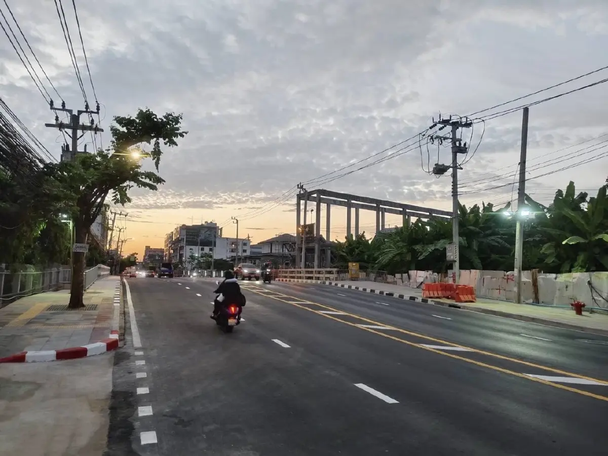 สิ้นสุดการรอคอย เปิดครบแล้ว 4 เลน สะพานข้ามคลองเคล็ด แก้คอขวด ถนนอุดมสุข