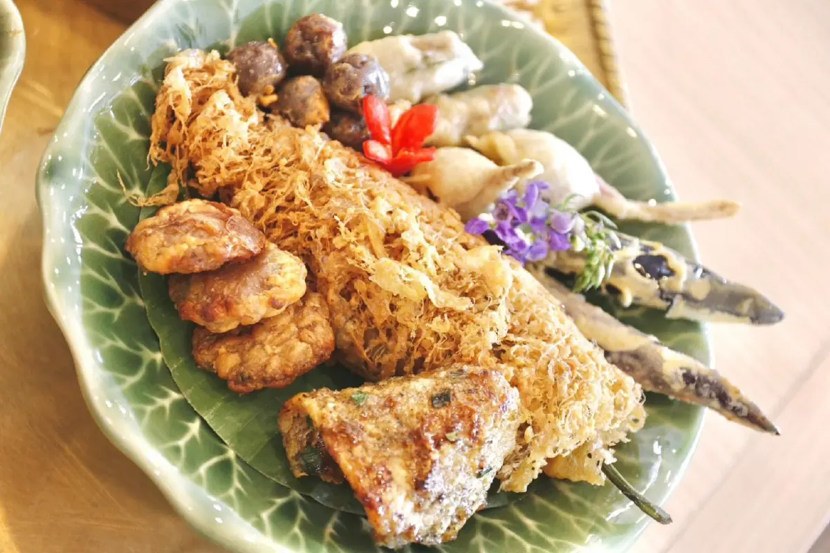 ข้าวแช่น้ำตาลต่ำ! ข้าว กข 43 ในสำรับดับร้อนสายเฮลตี้จากนาราคูซีน