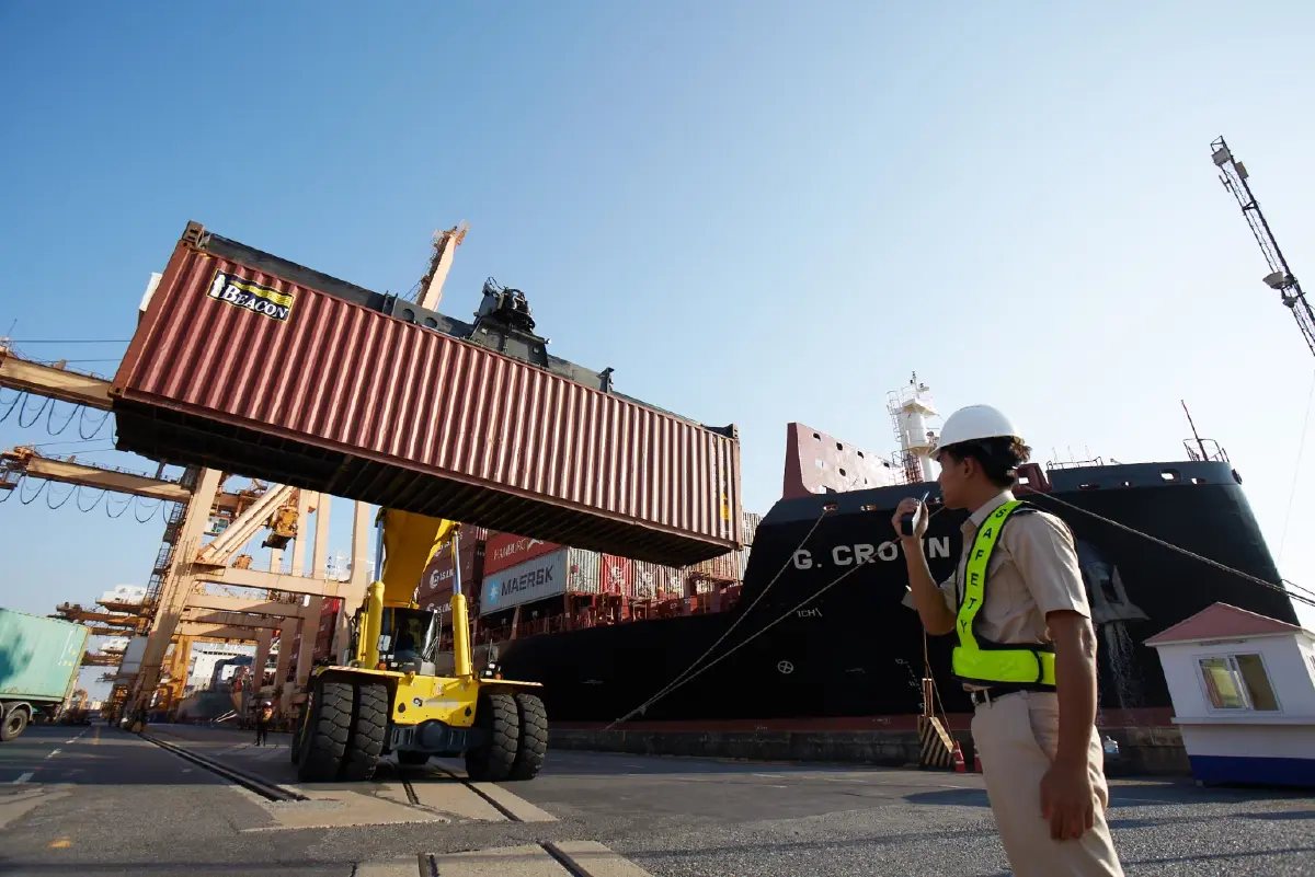 กทท.คงอัตราค่าภาระและค่าบริการท่าเรือ ยังจับตาผลกระทบตะวันออกกลาง