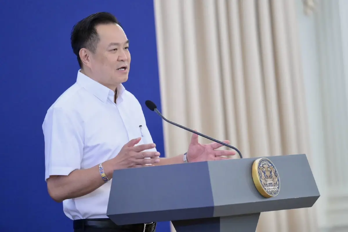 'อนุทิน' ขอโทษราคาน้ำมันปั่นป่วน ปรับสูตร 'กึ่งลอยตัว' สกัดไหลออกนอกประเทศ