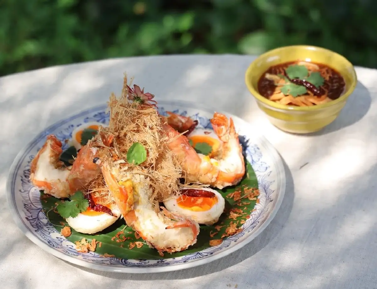 นัดดวลสองเชฟ 'บ้านนอกเข้ากรุง' กับ 'เชฟไก่ - ธนัญญา ไข่แก้ว'