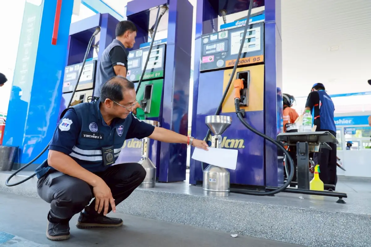 แห่เติมน้ำมัน จนท.ตรวจปั๊มน้ำมัน ป้องกันฉวยโอกาสขึ้นราคา