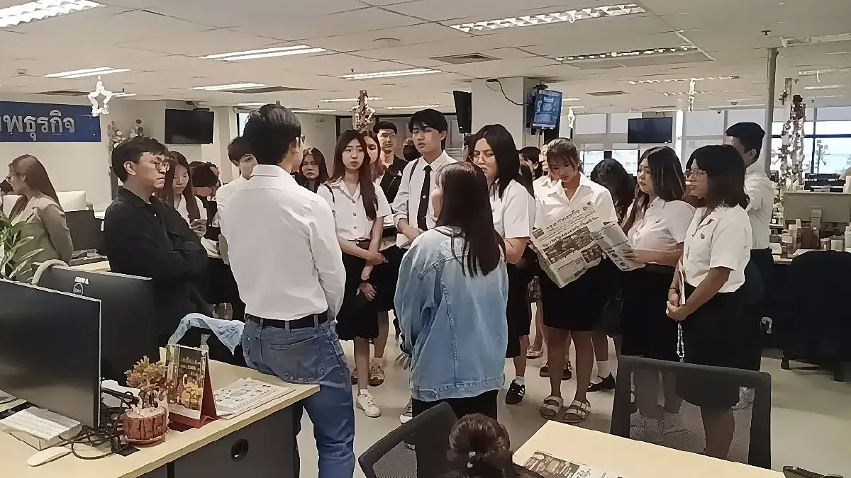 ‘กรุงเทพธุรกิจ’ เปิดบ้านรับ นศ. ‘ธรรมศาสตร์’ ดูงานสื่อ ท่ามกลางระเบียบโลกเปลี่ยน