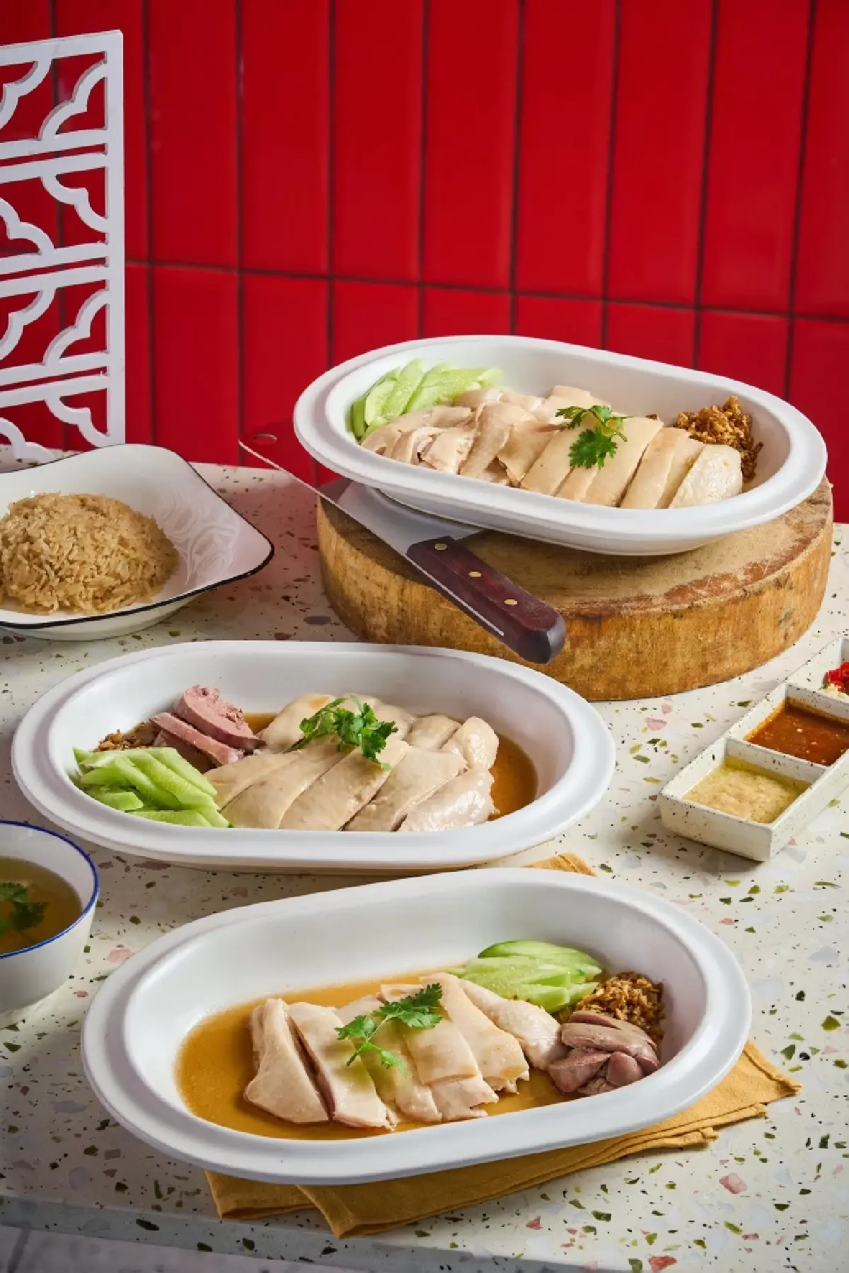 ‘บาส Go Went Go’  เปิดร้าน ‘เก๋า ข้าวมันไก่-มันเนื้อ’ ขายราคา 60 บาท อยากให้ใกล้เคียงค่าครองชีพที่สุด