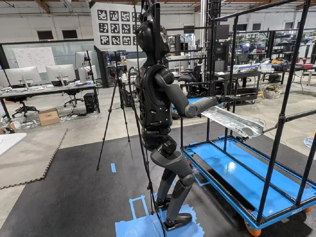 ทำความรู้จัก 'Figure 3' หุ่นยนต์ฮิวแมนนอยด์ที่เคียงข้าง 'เมลาเนีย ทรัมป์'