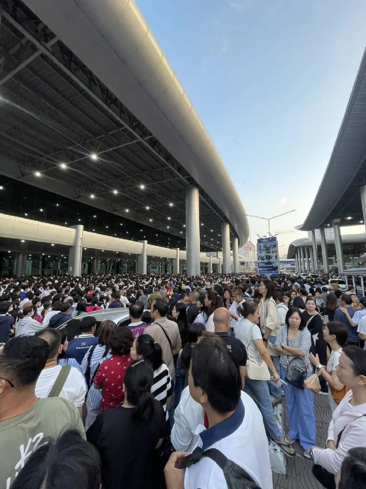 คนเต็มอิมแพ็ค นักเรียน 13,895 คน แห่สอบเข้าเตรียมอุดมศึกษา 2569