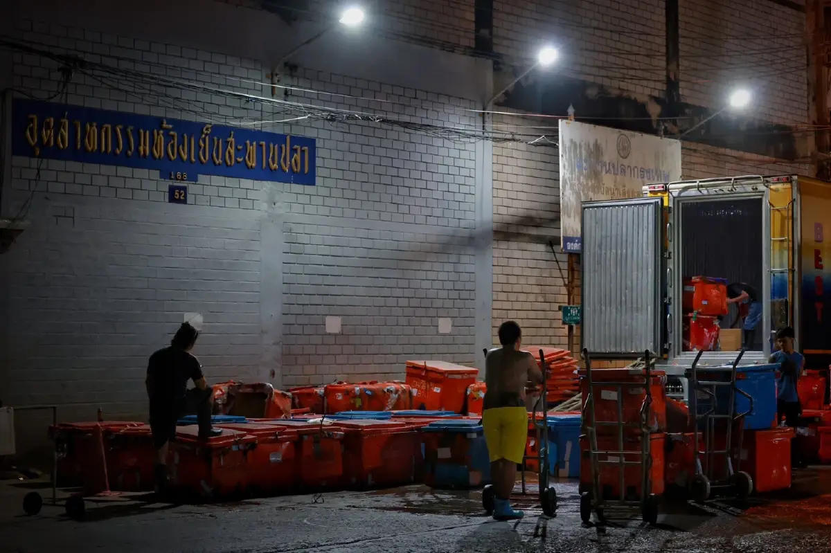 น้ำมันแพง กระทบ แพปลา เรือจอดสนิท วอนรัฐ คุมเข้มราคา ก่อนของแพงอีก