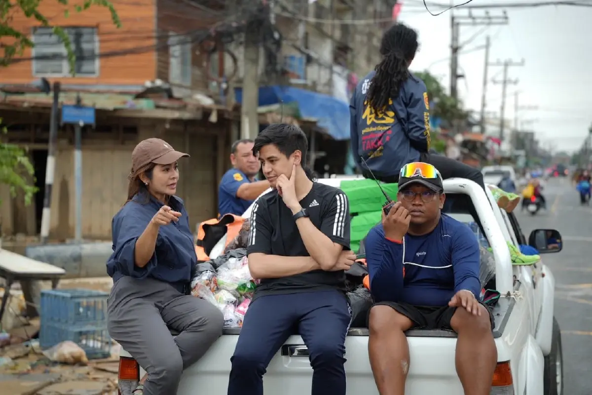 'พริษฐ์' อำลาส่งไม้ต่อโฆษกพรรค ปชน.ให้ 'ลิซ่า' เชื่อมือทำได้