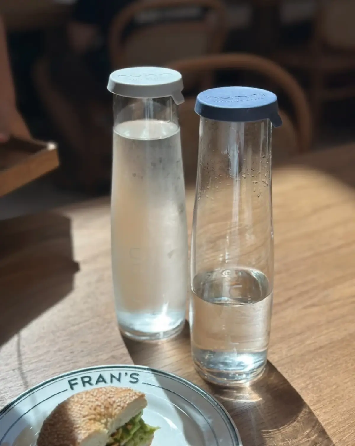 มากกว่าแค่รีไซเคิล 'น้ำแร่สด' ในร้านอาหาร-โรงแรม ลดขยะพลาสติกมหาศาล