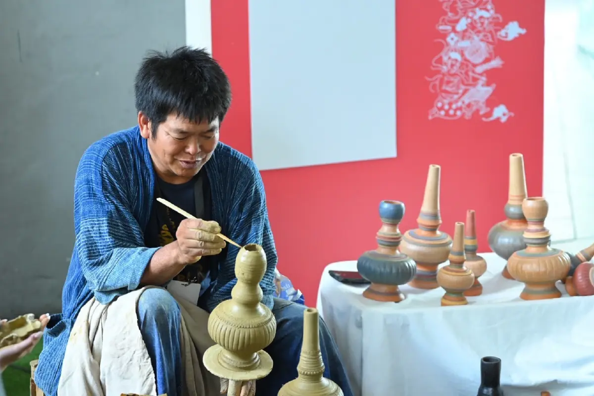 MOC หนุน SACIT ลุยขยายตลาดหัตถศิลป์ไทย ดันรายได้กลับสู่ชุมชน