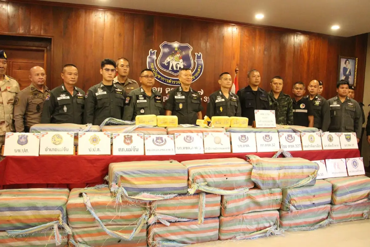 จับสามหนุ่มยึดยาบ้า 6 ล้านเม็ด ขบวนการขนยานรกเลี่ยงด่านไม่รอด