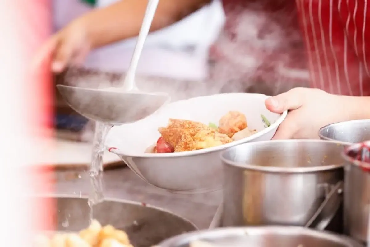 ‘5 ร้านก๋วยเตี๋ยวลูกชิ้นปลา’ อร่อยในดวงใจหมูหวานชวนชิม