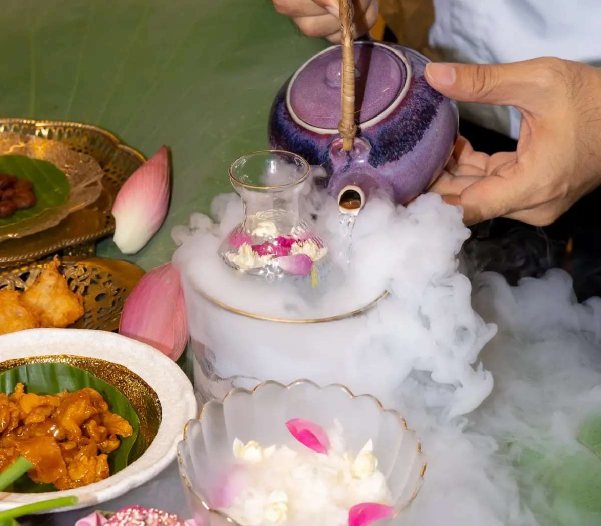 'ข้าวแช่อย่างข้าวขวัญ' ร้านสรรพรส เครื่องเคียงสูตรโบราณ 30 อย่าง