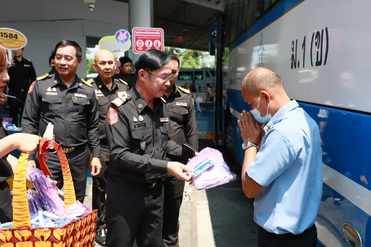 ขนส่งฯ เข้มความปลอดภัยสงกรานต์ 69 เปิดสายด่วน 1584 รับเรื่องร้องเรียนรถสาธารณะ