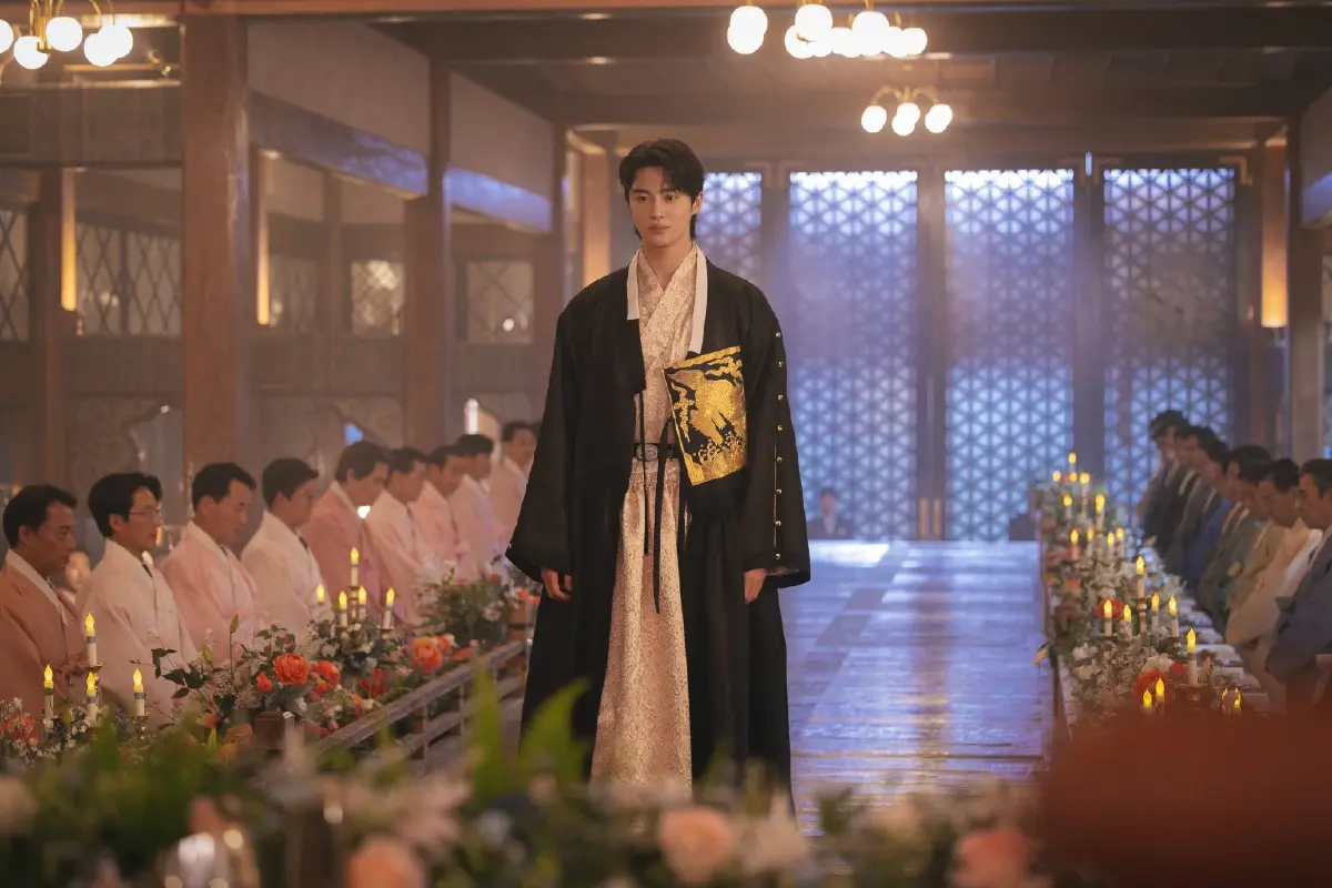 ‘Perfect Crown รักนี้มงลง’ ซีรีส์สะท้อนภาพหากเกาหลียังมีราชวงศ์