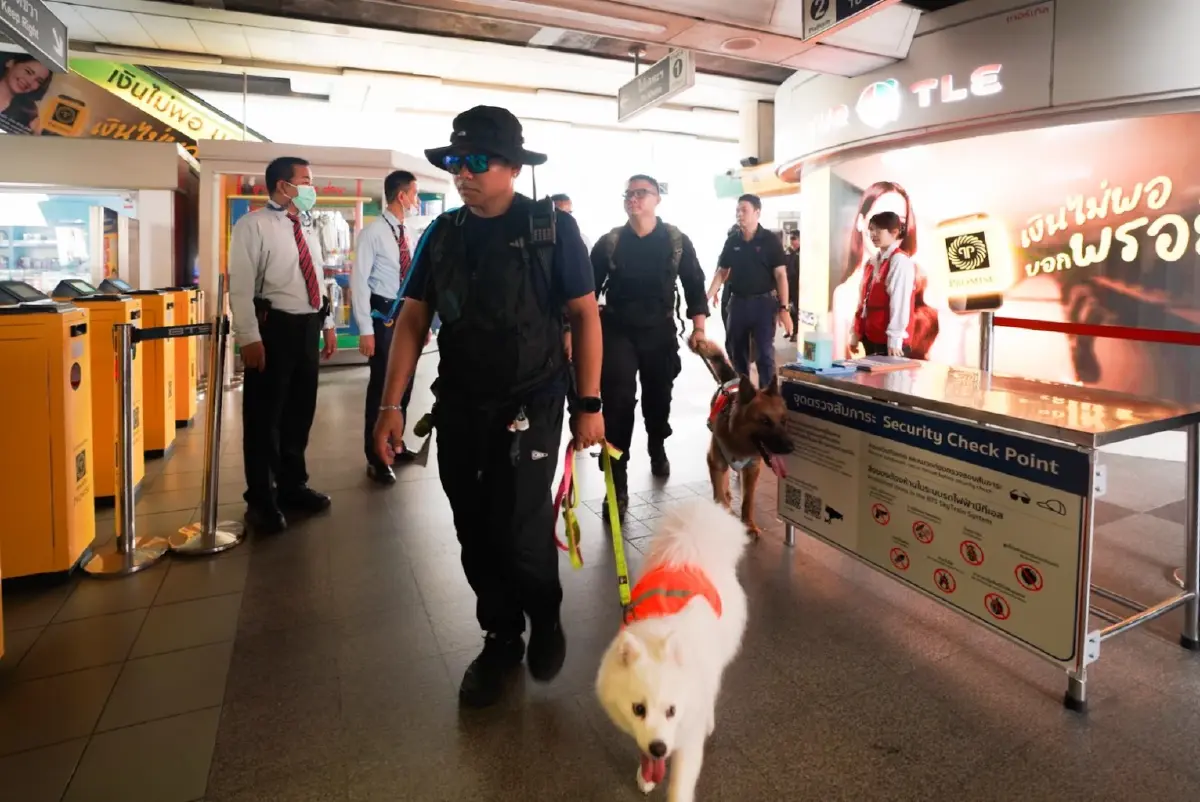 บีทีเอส เปิดสถานีต้อนรับทีม K9 USAR Thailand ฝึกซ้อมเคลื่อนย้ายกำลังพลผ่านระบบรถไฟฟ้า