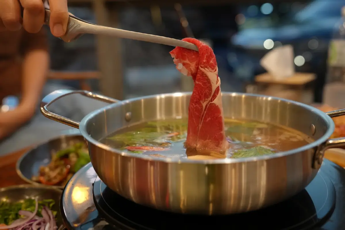 ปลุกตำนานแจ่วฮ้อนออนห้าง รีวิว 'จุ่มแซ่บฮัท' แซ่บแบบ Home Cooking