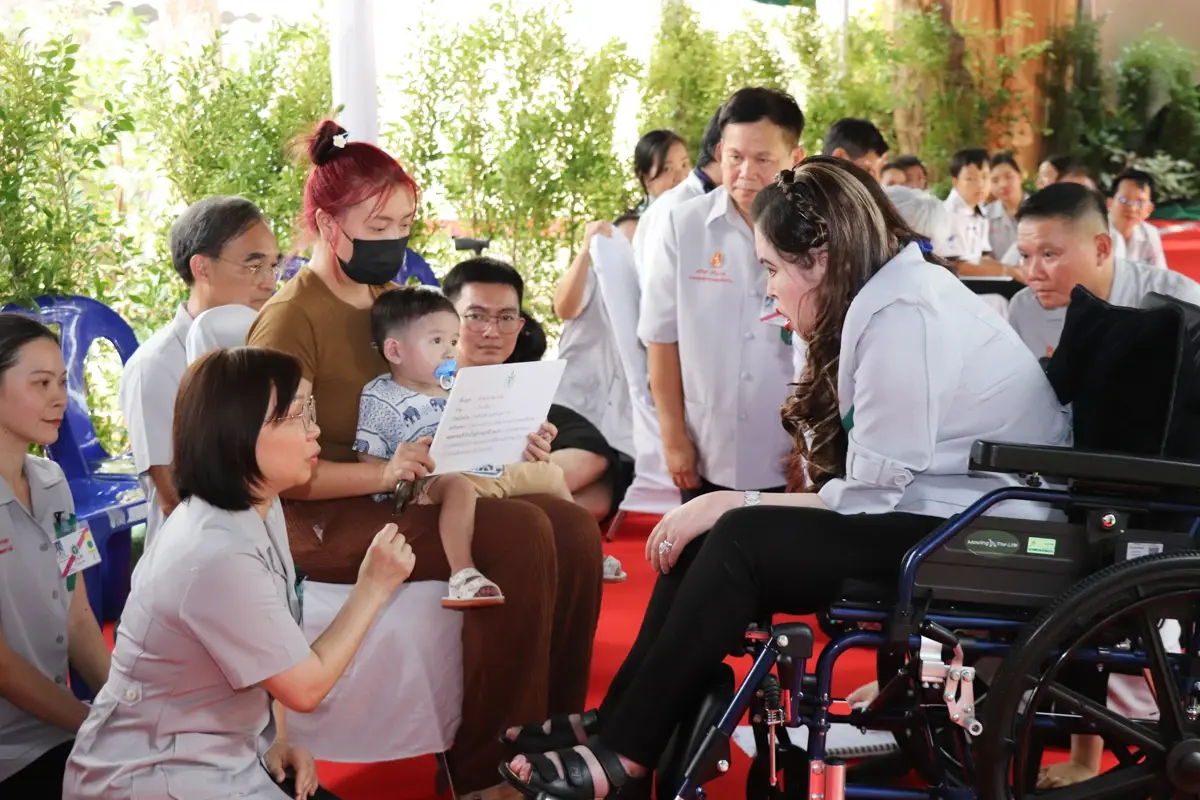 สมเด็จเจ้าฟ้าฯ กรมพระศรีสวางควัฒนฯ ทรงเสด็จเยี่ยมหน่วยแพทย์ พอ.สว.