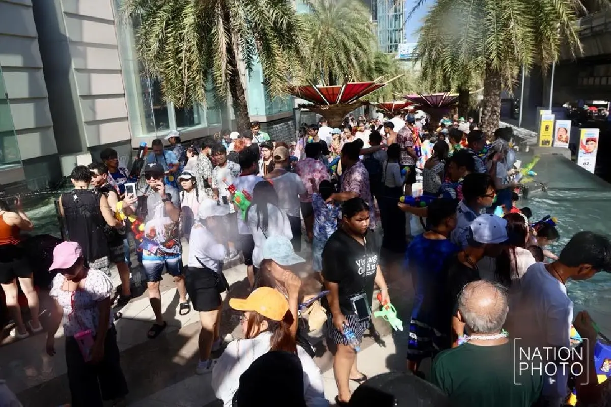 เปิดสถิติสงกรานต์ กทม. คนทะลัก 6 แสน! สยาม-สีลม แชมป์จุดเช็กอินยอดฮิต