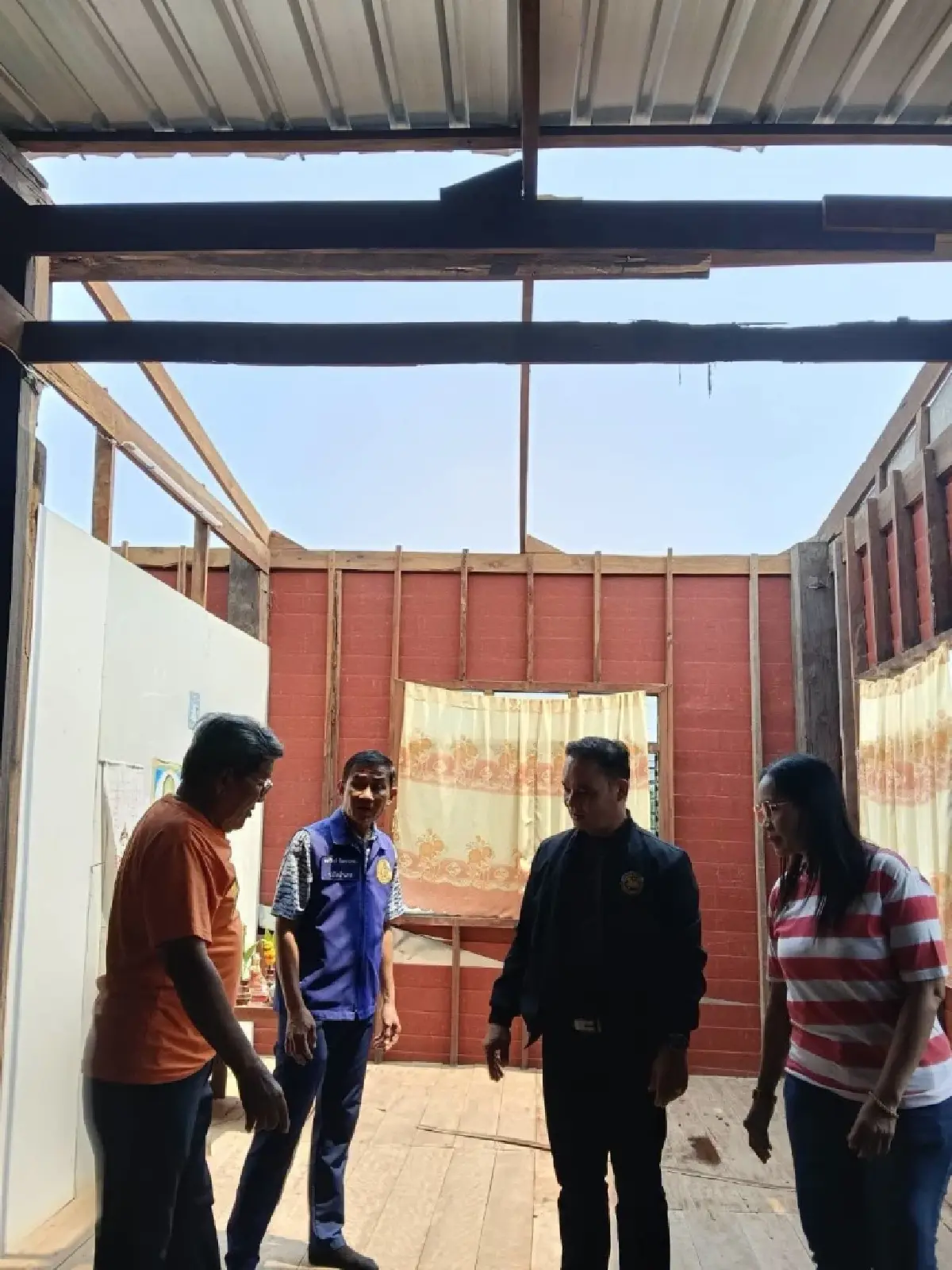 เร่งด่วนเงินเยียวยา 1 แสนบาท พายุฤดูร้อน ลมแรงถล่มบ้านเรือน เช็กเลย