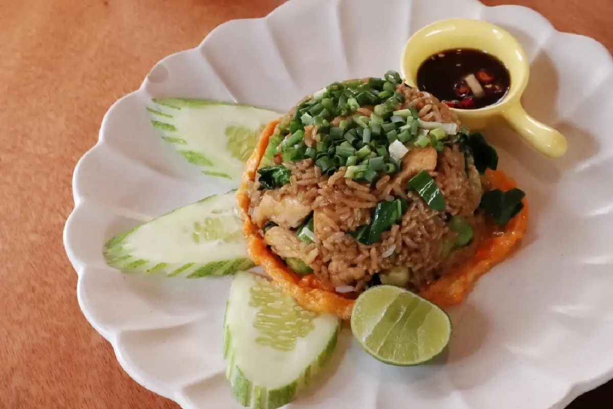 ‘เฮ้าย่งเซ้ง’ คาเฟ่ในโรงงานซีอิ๊ว 120 ปี ริมคลองบางหลวง